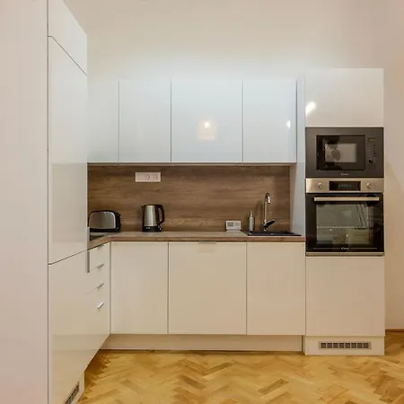 Glamorous Modern In The Hearth Of * Budapesta