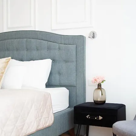 Glamorous Modern In The Hearth Of Budapest