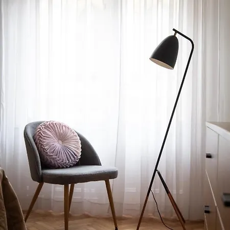 Glamorous Modern In The Hearth Of Apartament