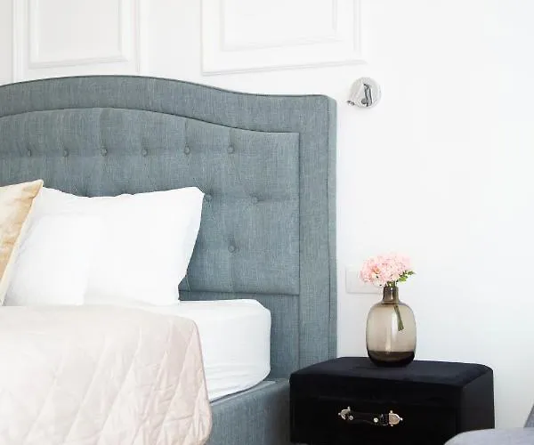 Glamorous Modern In The Hearth Of Budapest