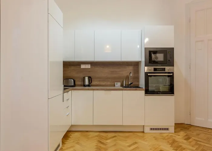 Glamorous Modern In The Hearth Of * Budapešť